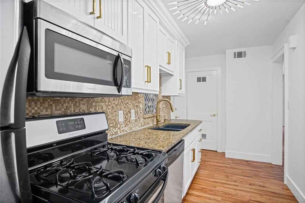 1207 W 45th Street — photo 3
