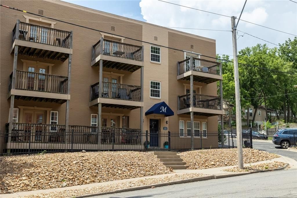 1207 W 45th Street — photo 17