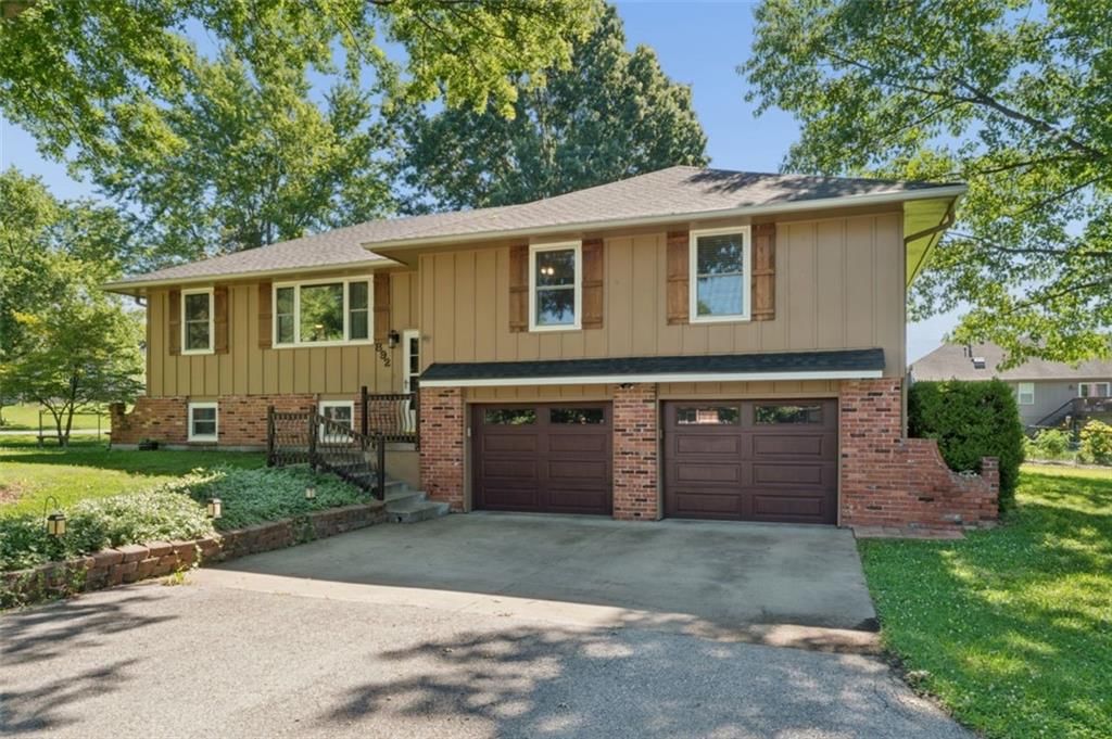 892 Gregory Street — photo 2