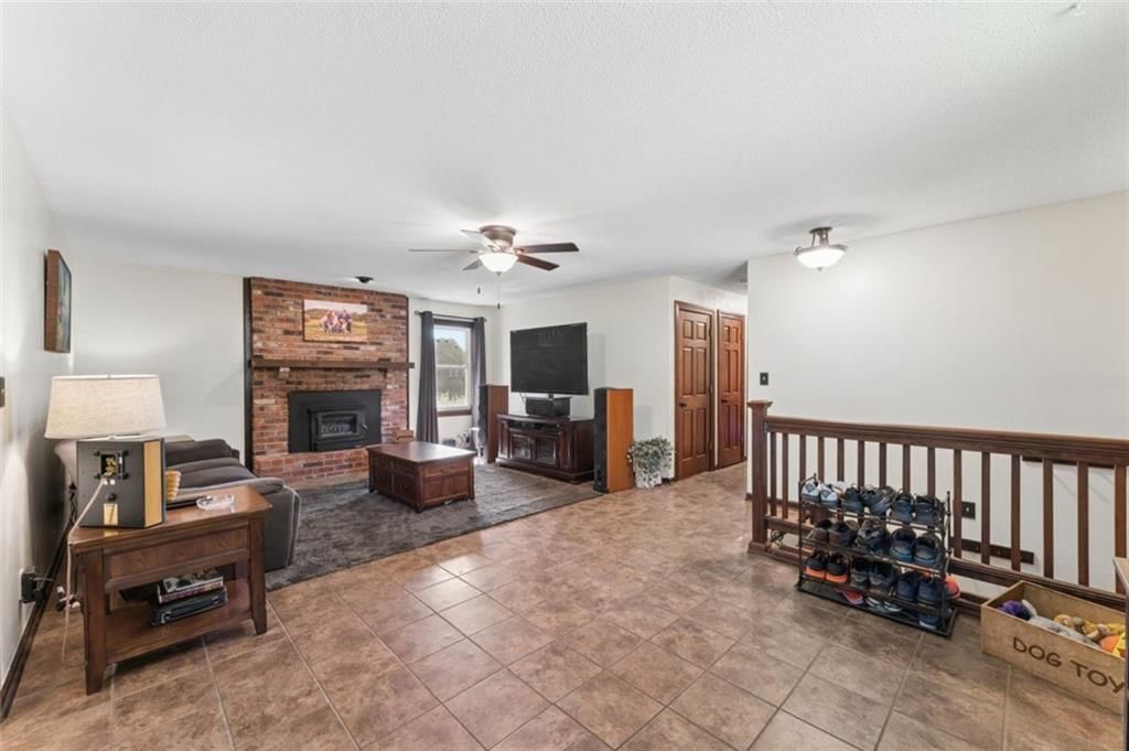 892 Gregory Street — photo 4