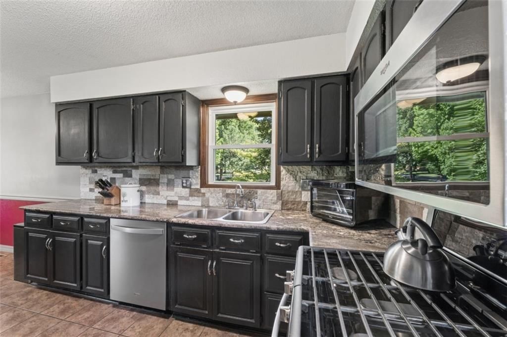 892 Gregory Street — photo 10