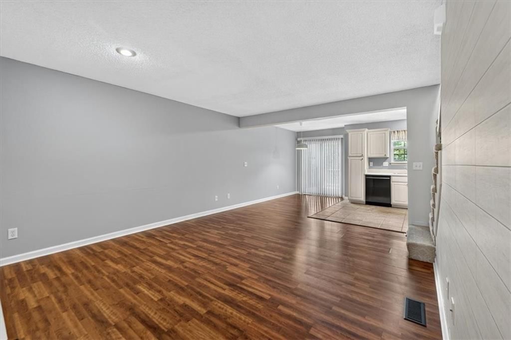 3529 NE Austin Drive — photo 6