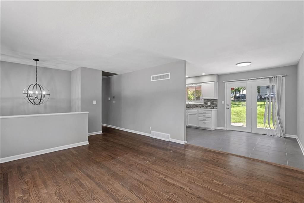 7218 Harvard Avenue — photo 9