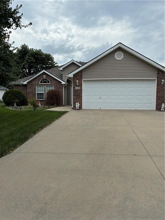 Photo 1 of 1 - 204 NW Jackie Avenue, Grain Valley, MO 64029
