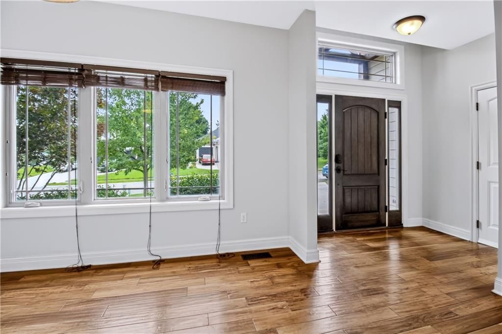 1236 Vivian Drive — photo 9