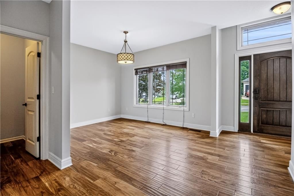 1236 Vivian Drive — photo 10