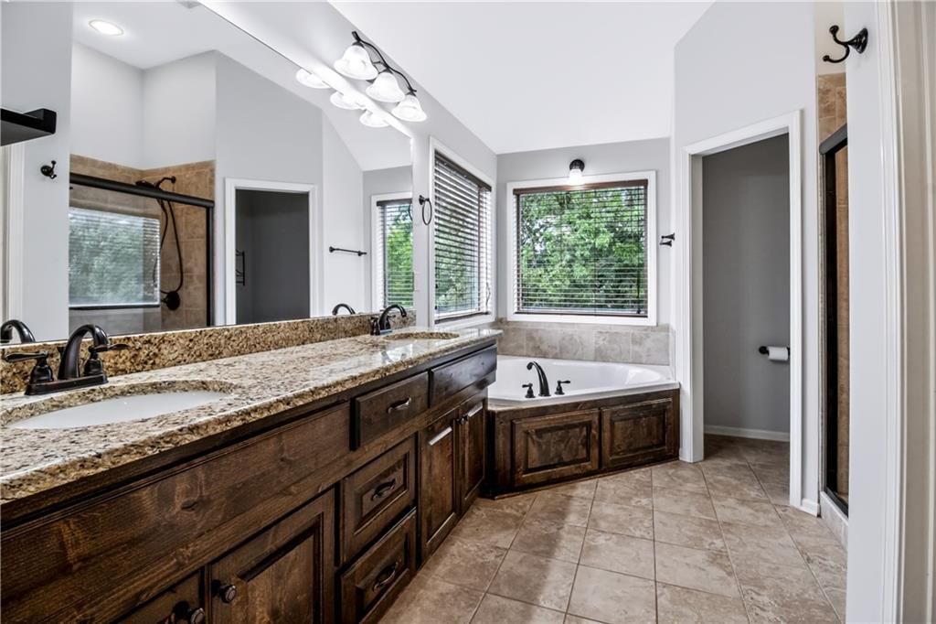 1236 Vivian Drive — photo 33