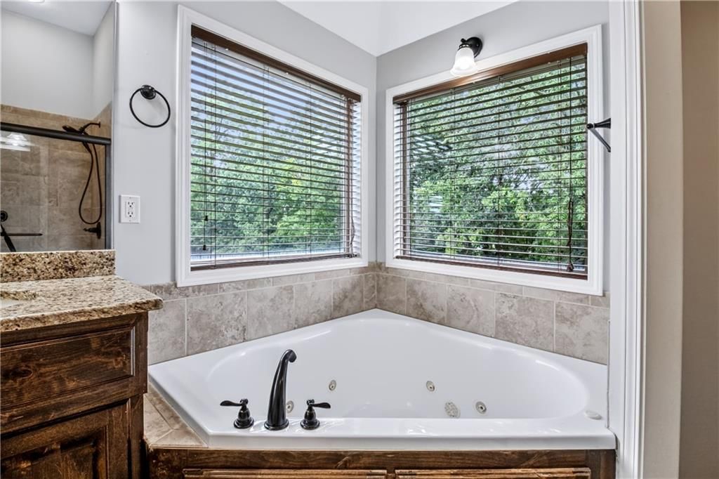 1236 Vivian Drive — photo 36