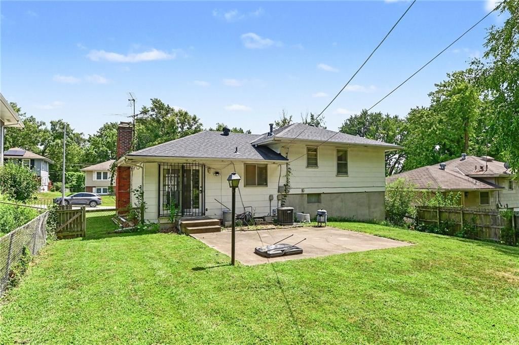 11906 Fuller Avenue — photo 17