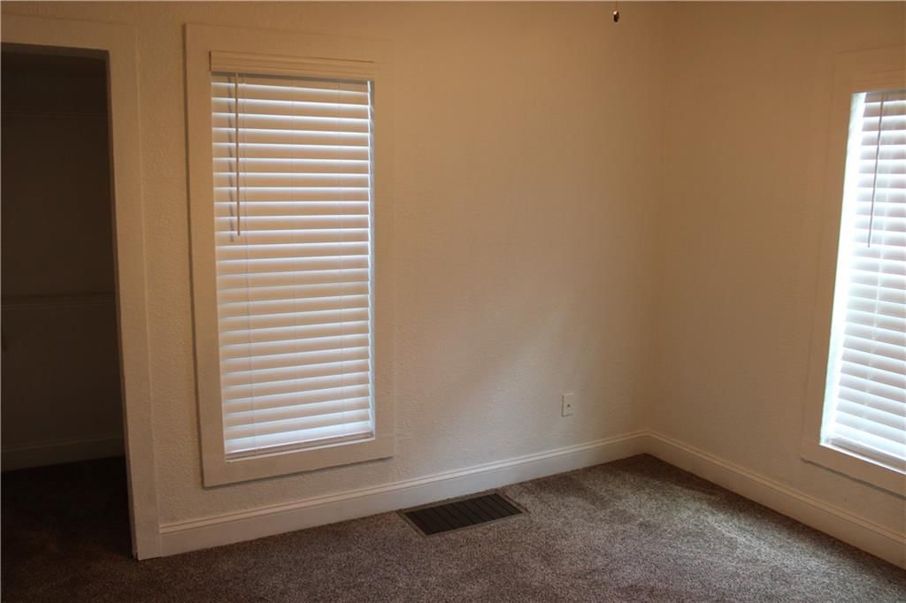 515 E Jackson Street — photo 8