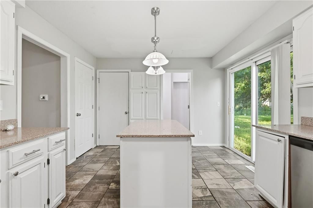 201 N Poplar Drive — photo 8