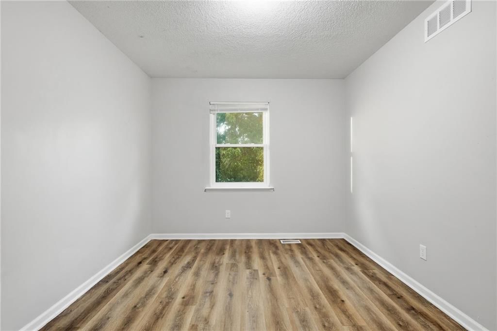 201 N Poplar Drive — photo 18