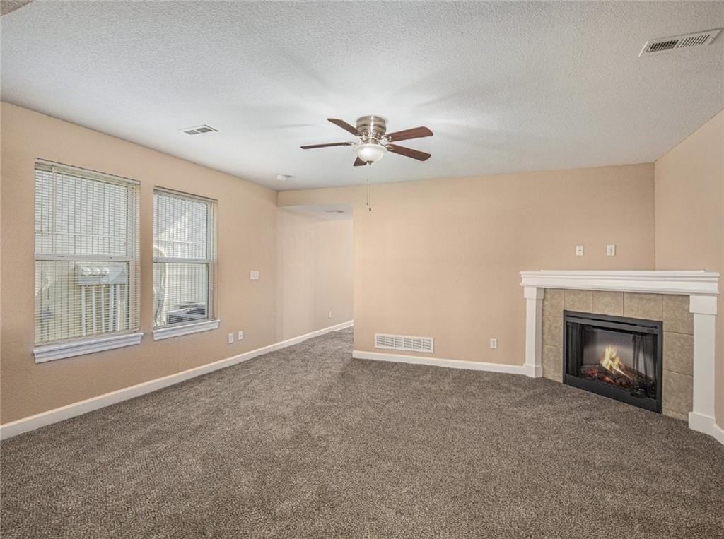 Photo 7 of 21 - 254 Pointe Lane, Raymore, MO 64083
