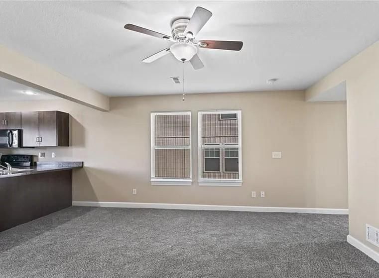 Photo 8 of 21 - 254 Pointe Lane, Raymore, MO 64083