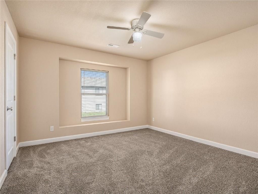Photo 14 of 21 - 254 Pointe Lane, Raymore, MO 64083