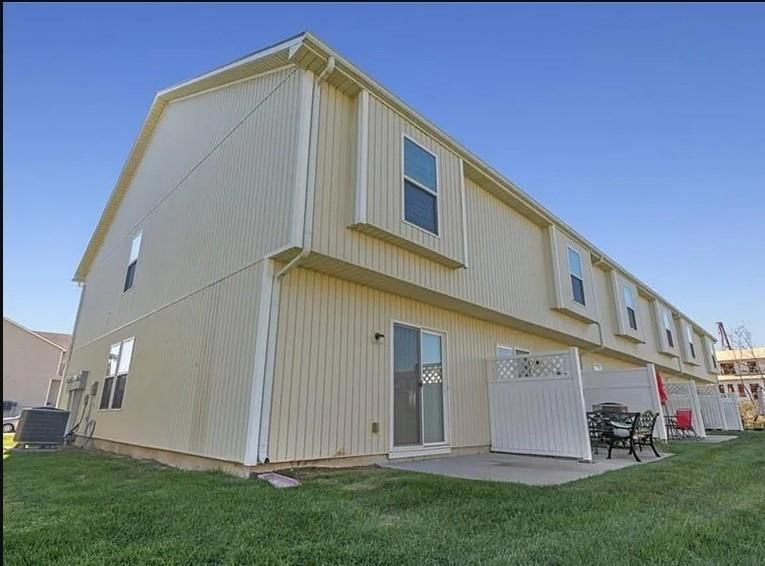Photo 19 of 21 - 254 Pointe Lane, Raymore, MO 64083