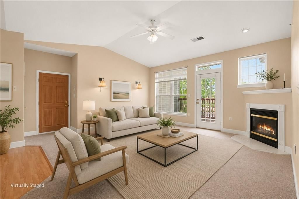 17201 E 32nd Street S, Independence, MO: listing photo 3