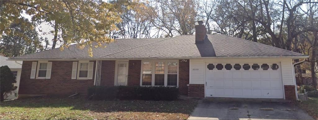 8029 Yecker Avenue — photo 1