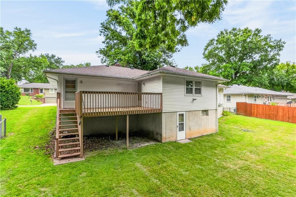 8029 Yecker Avenue — photo 3