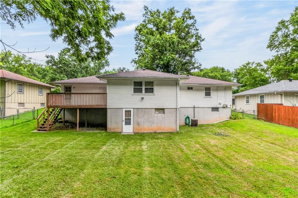 8029 Yecker Avenue — photo 4