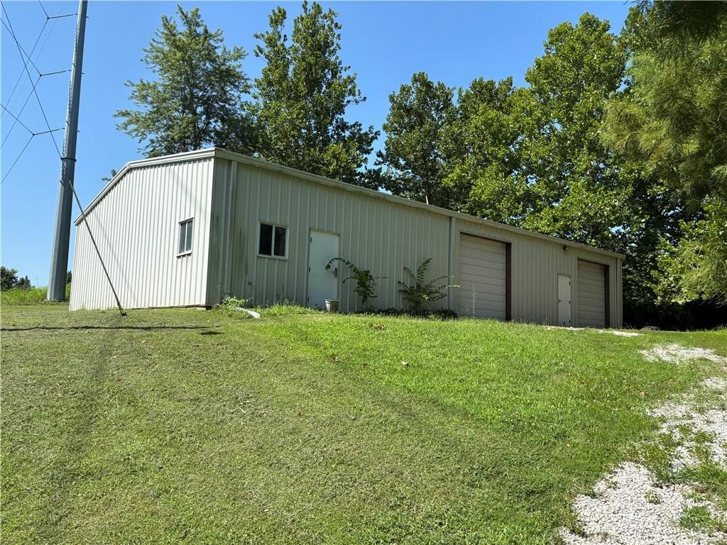 655 NE Brizendine Road — photo 3
