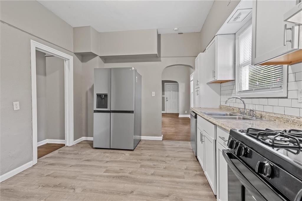 506 S Oakley Avenue — photo 8