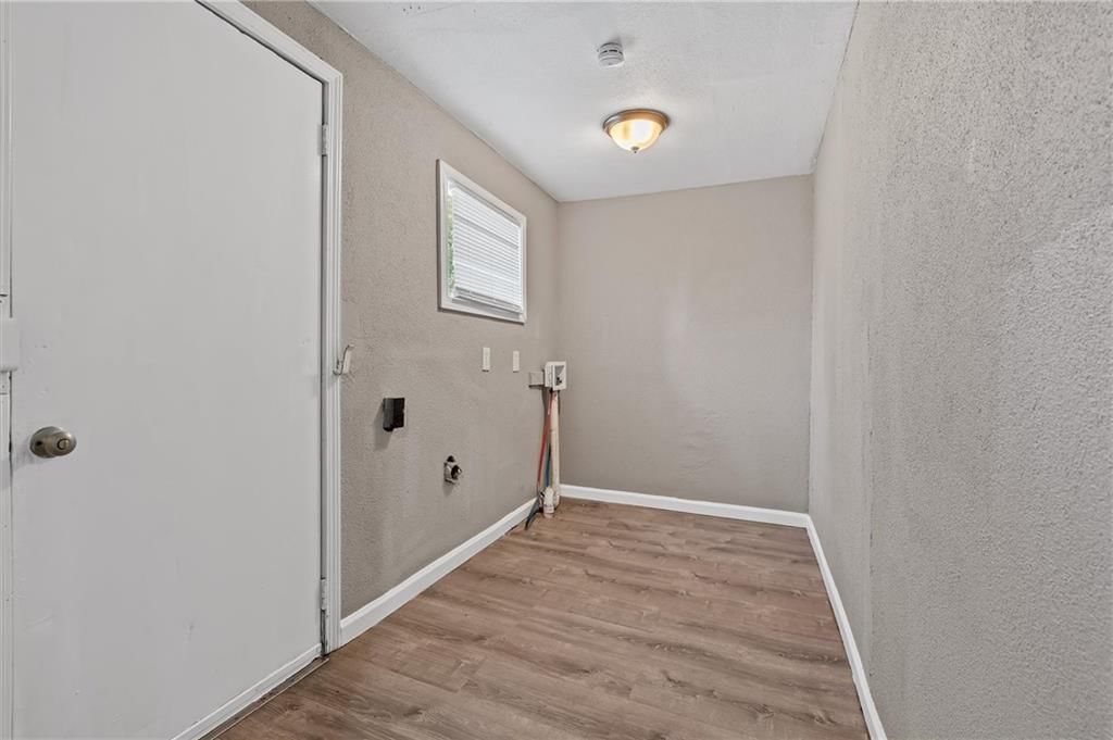 506 S Oakley Avenue — photo 10
