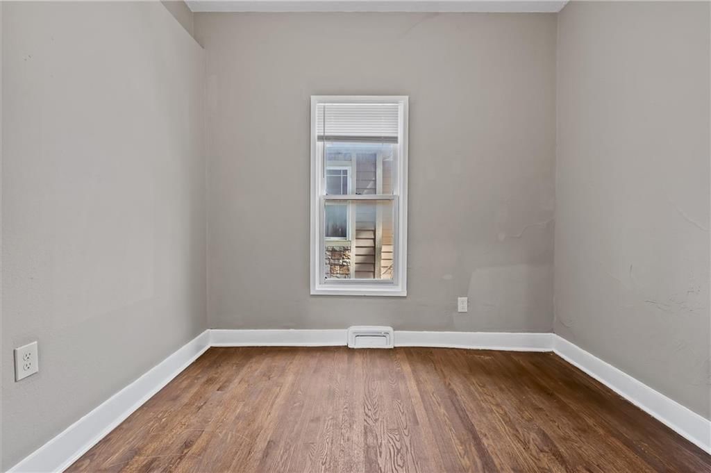 506 S Oakley Avenue — photo 16