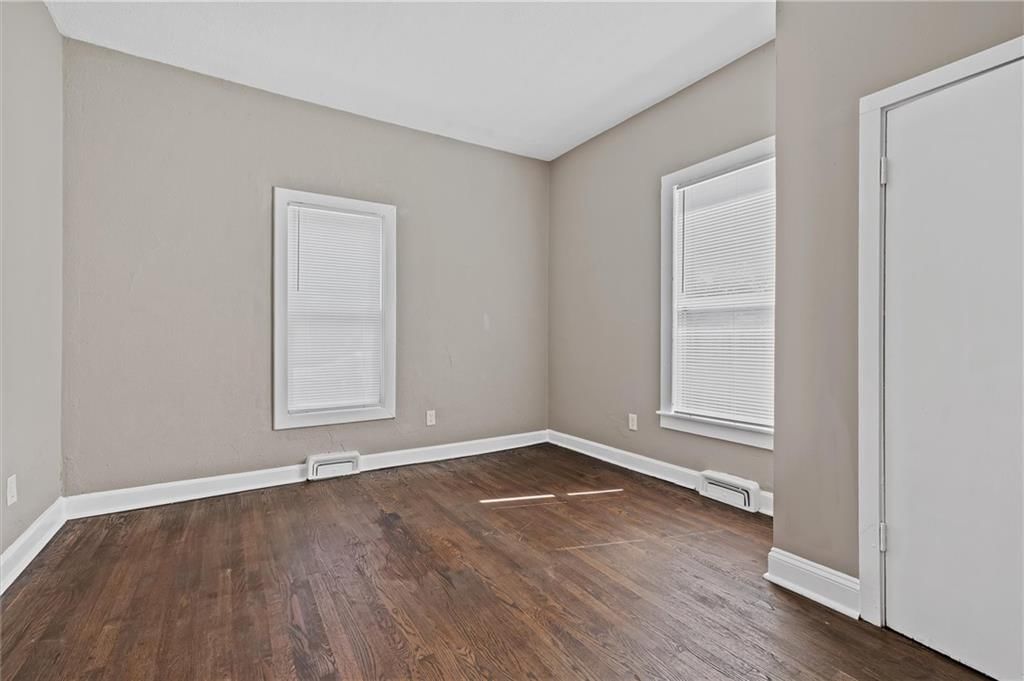 506 S Oakley Avenue — photo 18