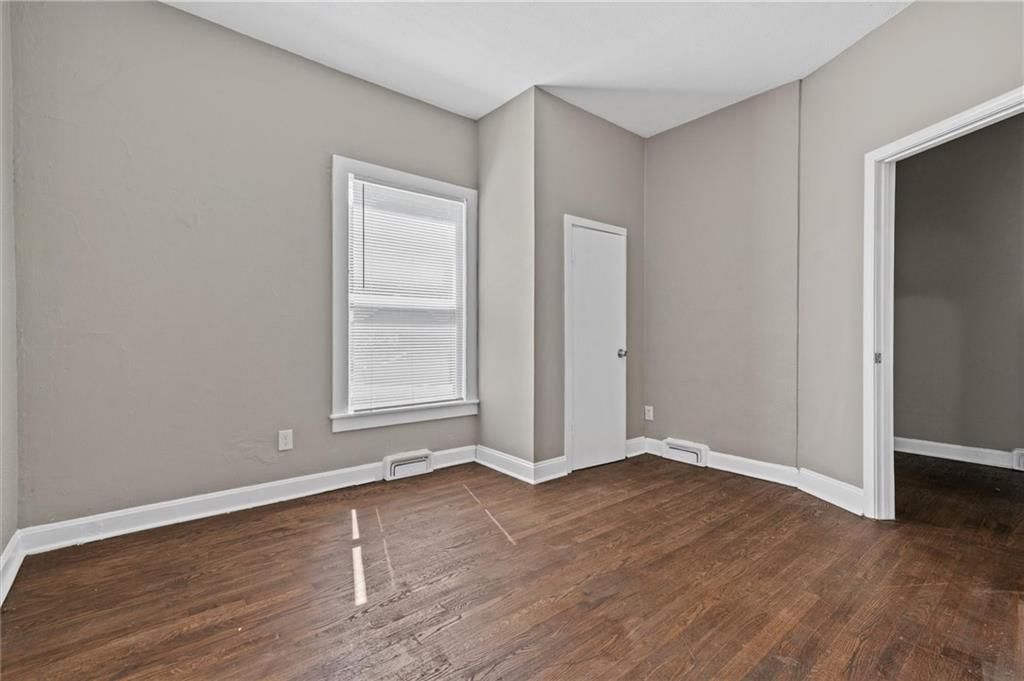 506 S Oakley Avenue — photo 19
