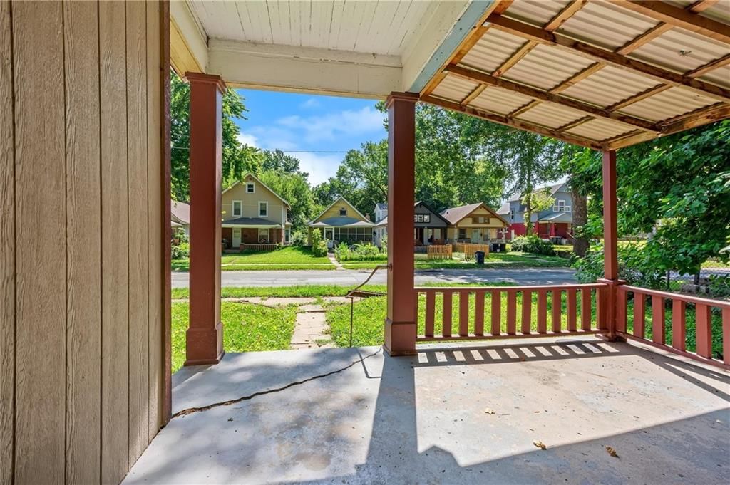 506 S Oakley Avenue — photo 20