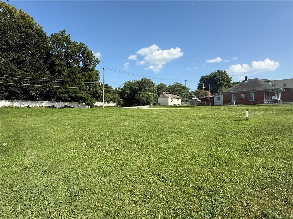 711 N Sterling Avenue — photo 1