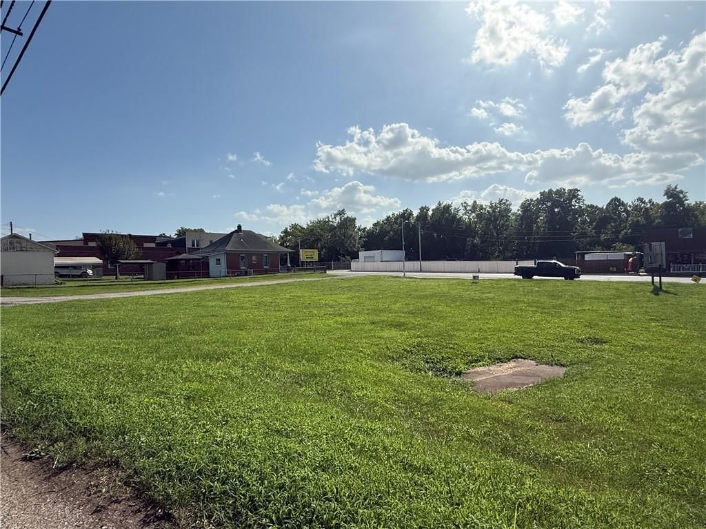 711 N Sterling Avenue — photo 2