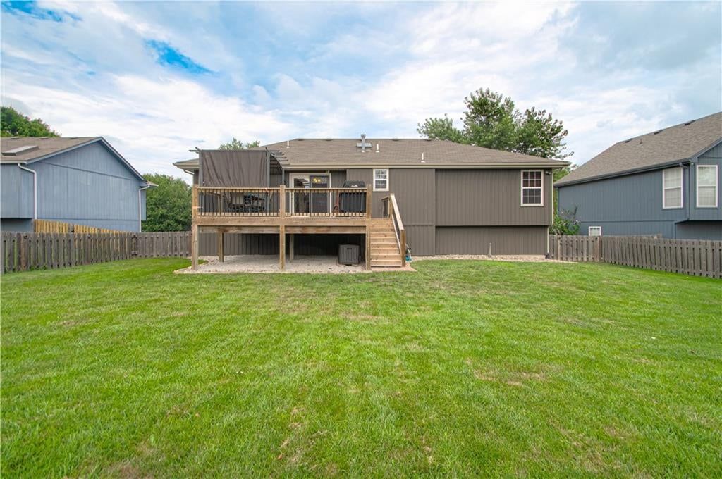 1224 NE Beacon Avenue — photo 32