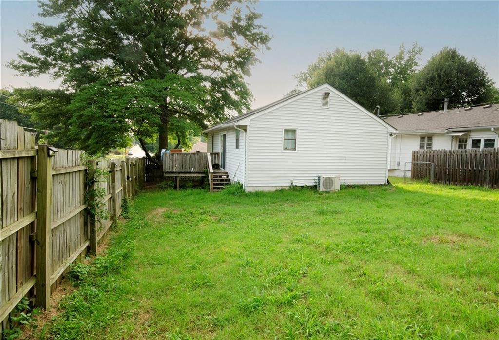 227 S Ash Avenue — photo 4