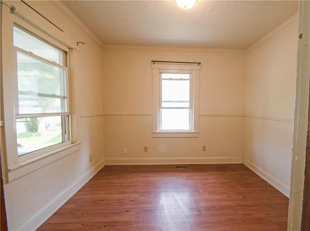 227 S Ash Avenue — photo 6
