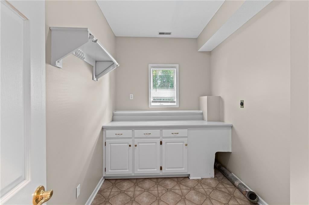 1405 Kensington Court — photo 9