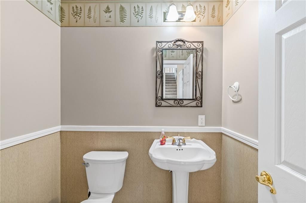 1405 Kensington Court — photo 12