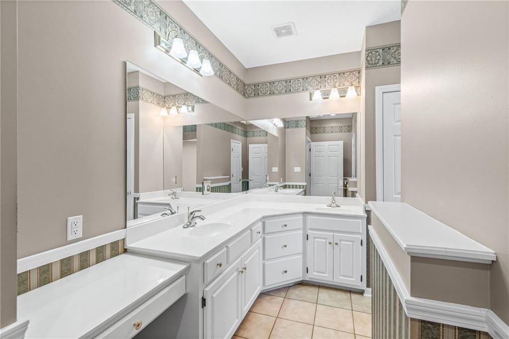 1405 Kensington Court — photo 14
