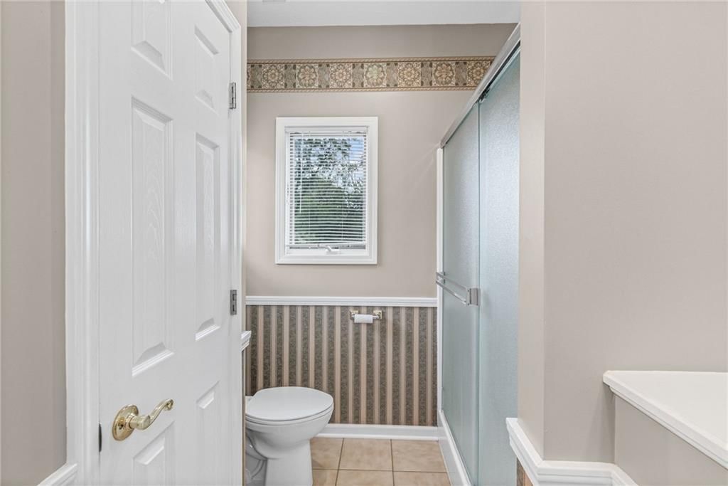 1405 Kensington Court — photo 15