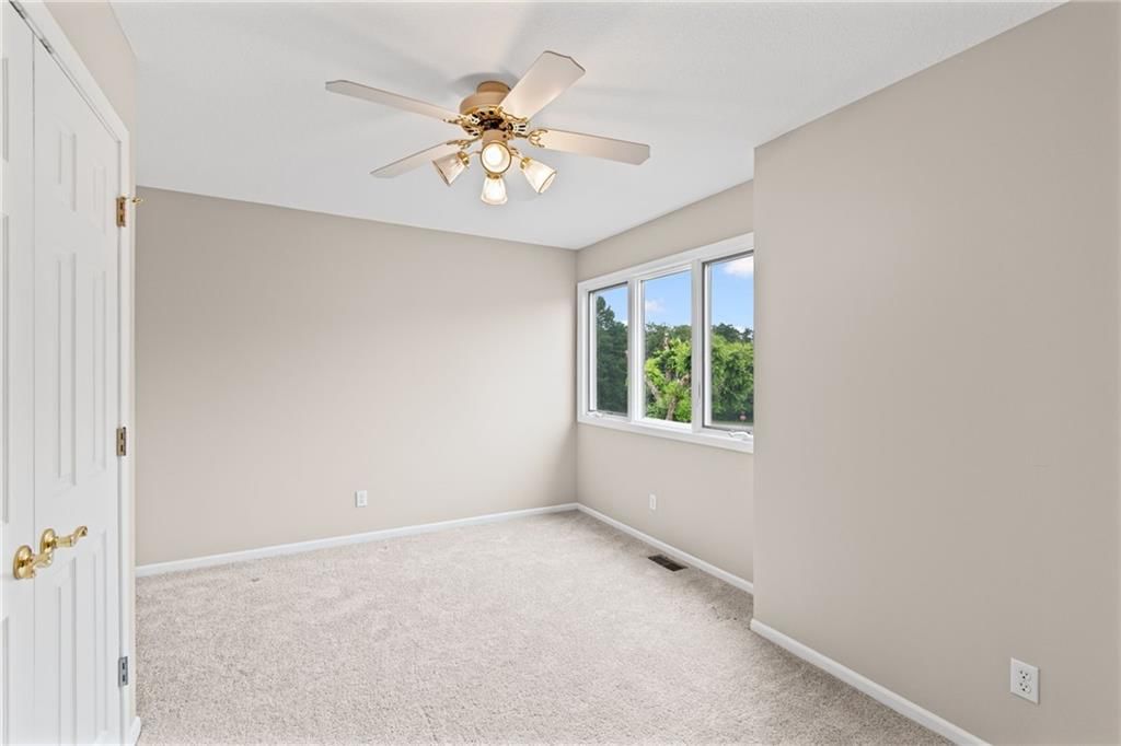 1405 Kensington Court — photo 19