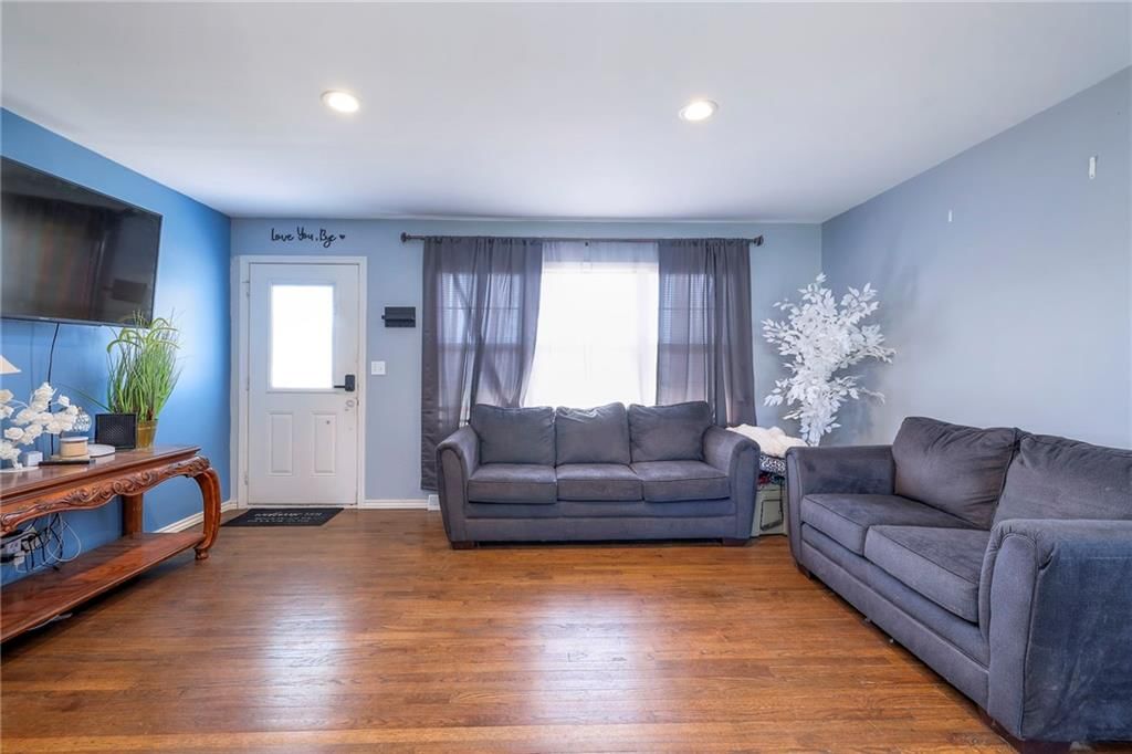 304 E South Street — photo 6