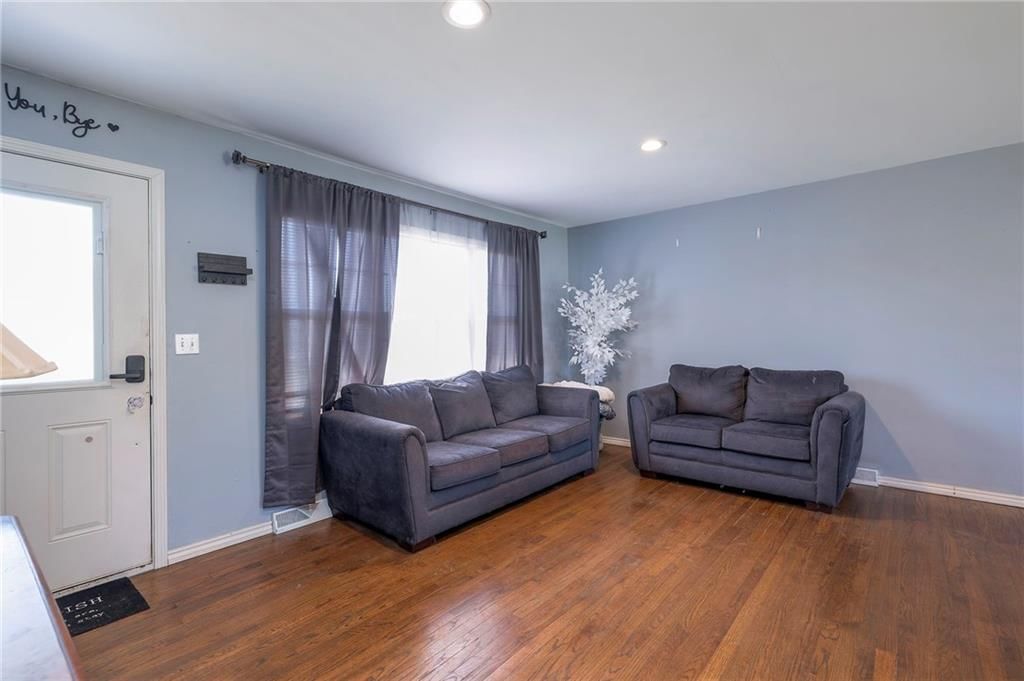 304 E South Street — photo 9