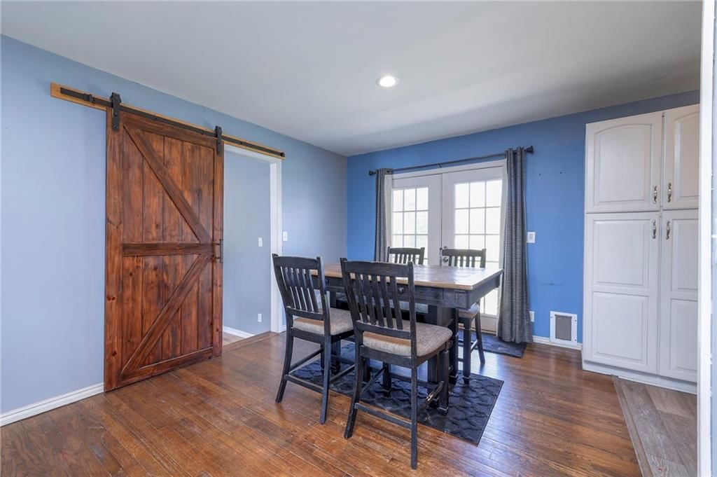 304 E South Street — photo 12