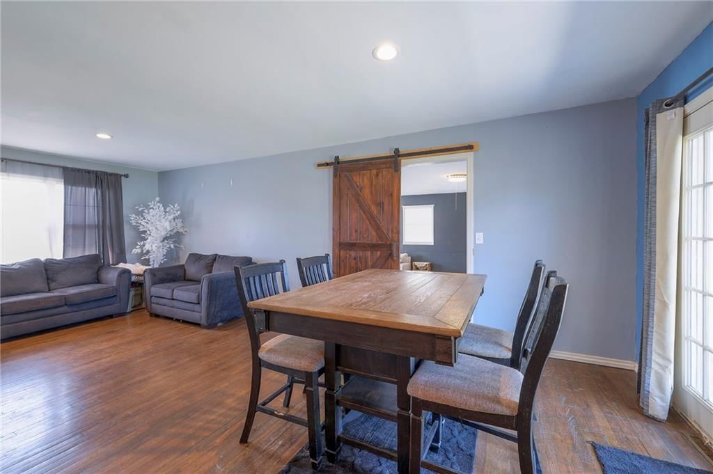 304 E South Street — photo 13