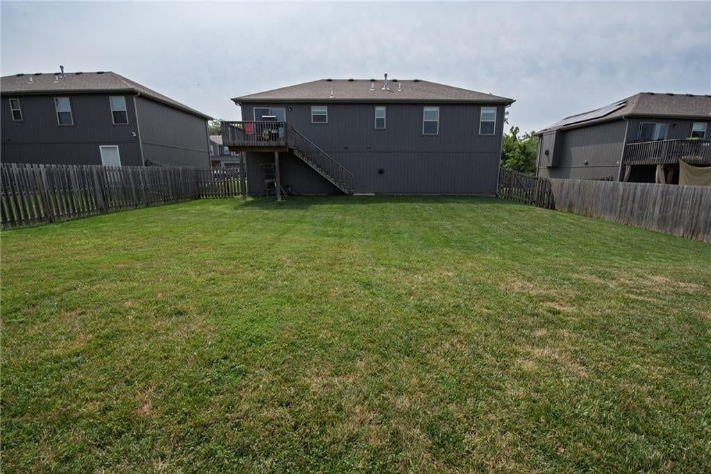 212 NE Greystone Way — photo 5