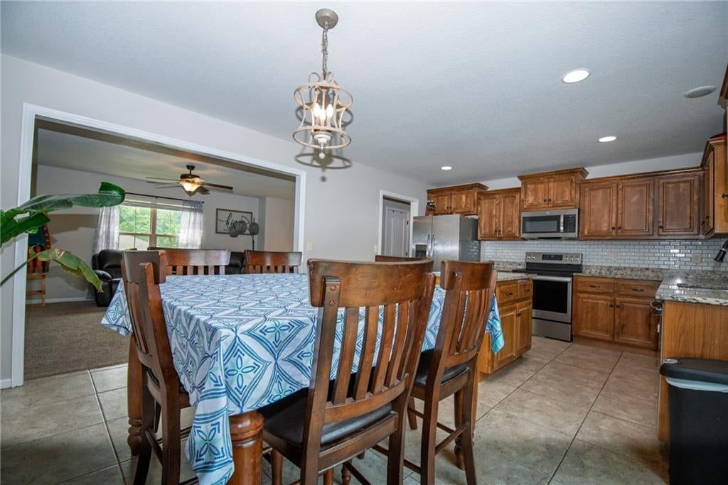 212 NE Greystone Way — photo 10