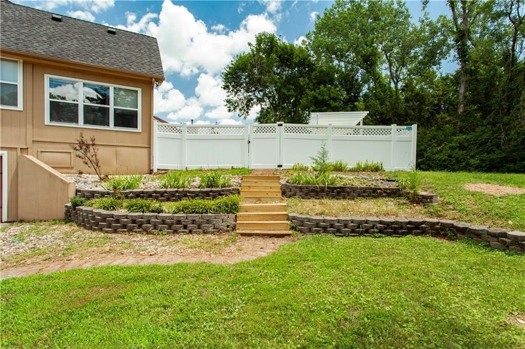 11917 Virginia Avenue — photo 5