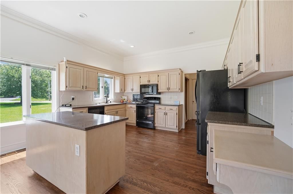 1101 NE Waterfield Village Drive — photo 15