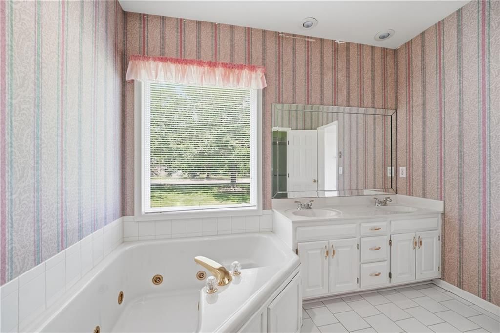 1101 NE Waterfield Village Drive — photo 19